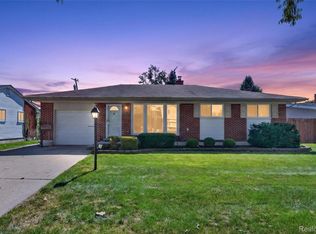 11220 Saar Dr, Sterling Heights, MI 48314