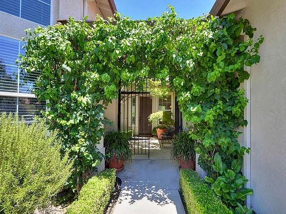 4th image of 3318 Swallows Nest Ln