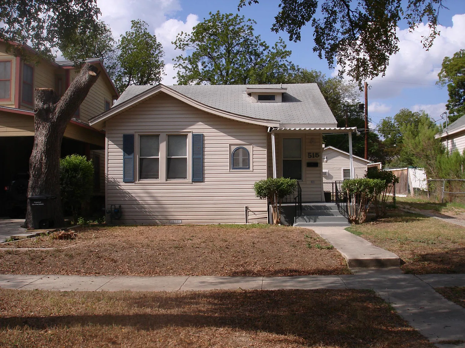 515 W Huisache Avenue — Photo 1