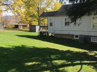 106 702nd Tank Battalion Rd, Uniontown, PA 15401