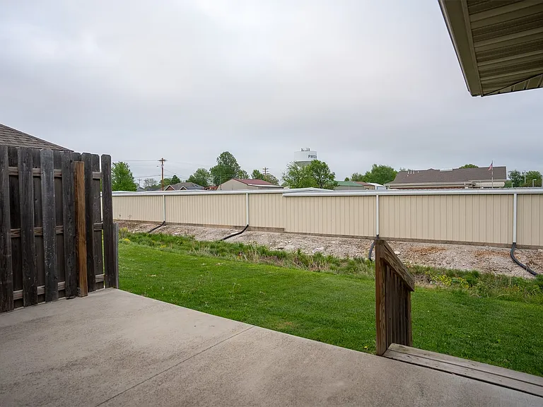 5468 S Main St — Photo 11