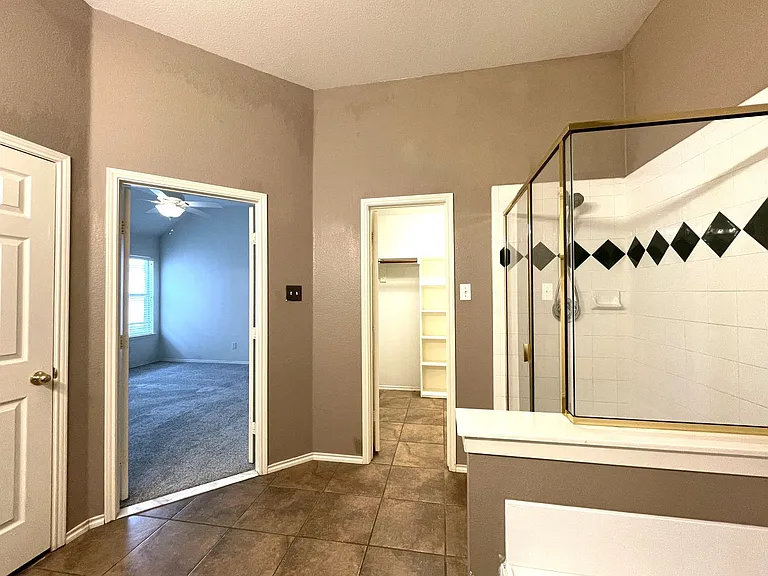6000 White Pine Dr — Photo 10