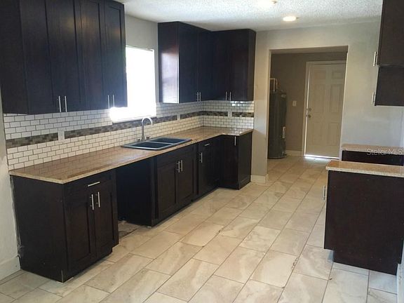 5th image of 514 W Plaza Pl