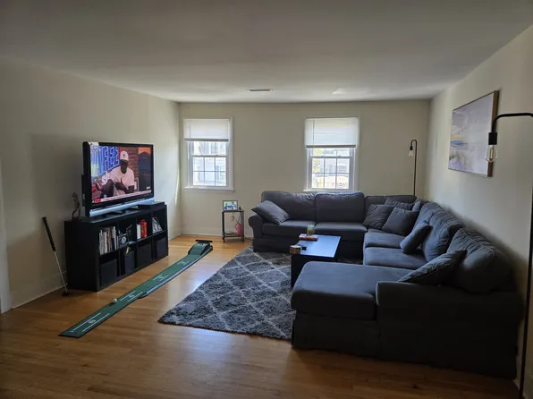 1118 Main St APT 1, Branford, CT 06405