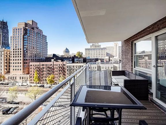 4th image of 100 La Salle St APT 11G