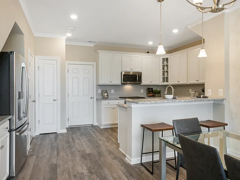 The Refinery Townhomes — Photo 20