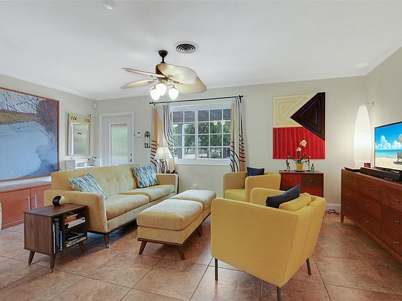 3rd image of 1641 NW 2nd Avenue