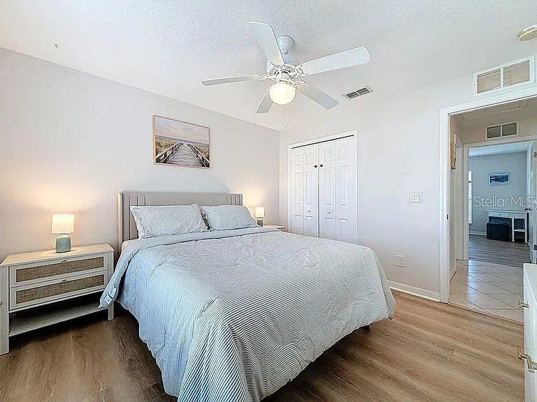 2402 Dryer Ave — Photo 29