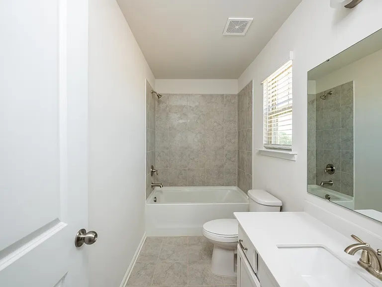 Guest full bath