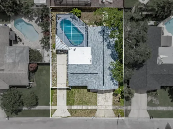 9305 120TH LANE, SEMINOLE, FL 33772
