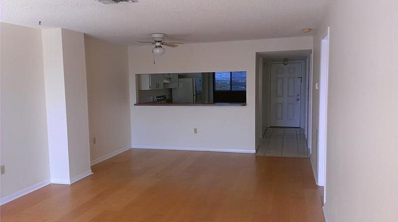 1st image of 610 Island Way APT 403