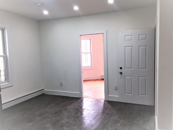 5th image of 3246 105th St