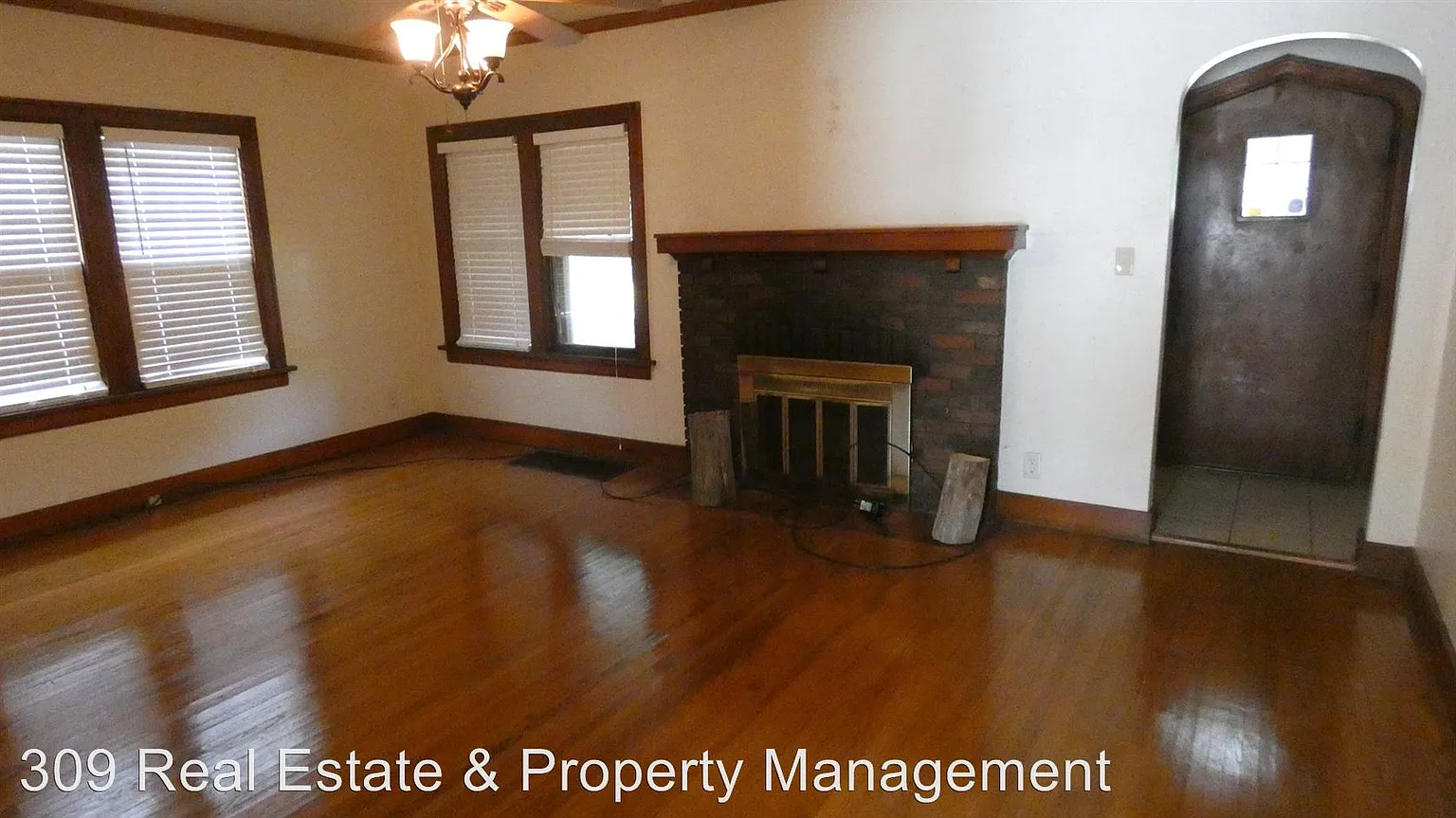 1103 W McClure Ave photo 1
