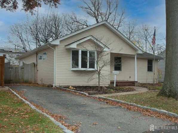 78 Hazelwood Ave, Metuchen, NJ 08840