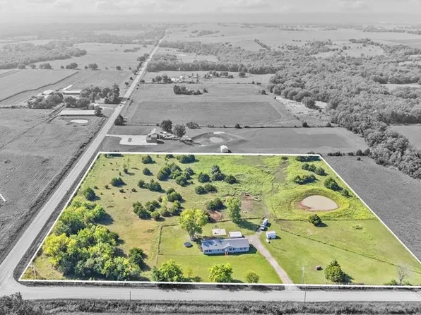 690 Sand Creek Rd, Pomona, KS 66076