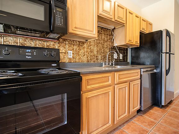 4th image of 12 Ransom Rd APT 6