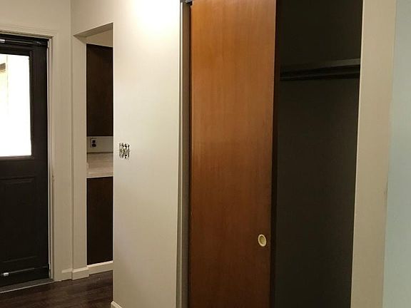 3rd image of 1 Dover Dr