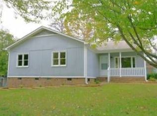1 Pine Ridge Ct, Greensboro, NC 27406