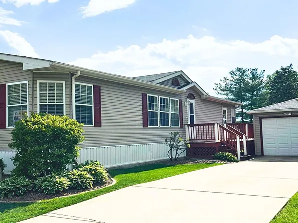 22654 S Foxfire Dr, Frankfort, IL 60423