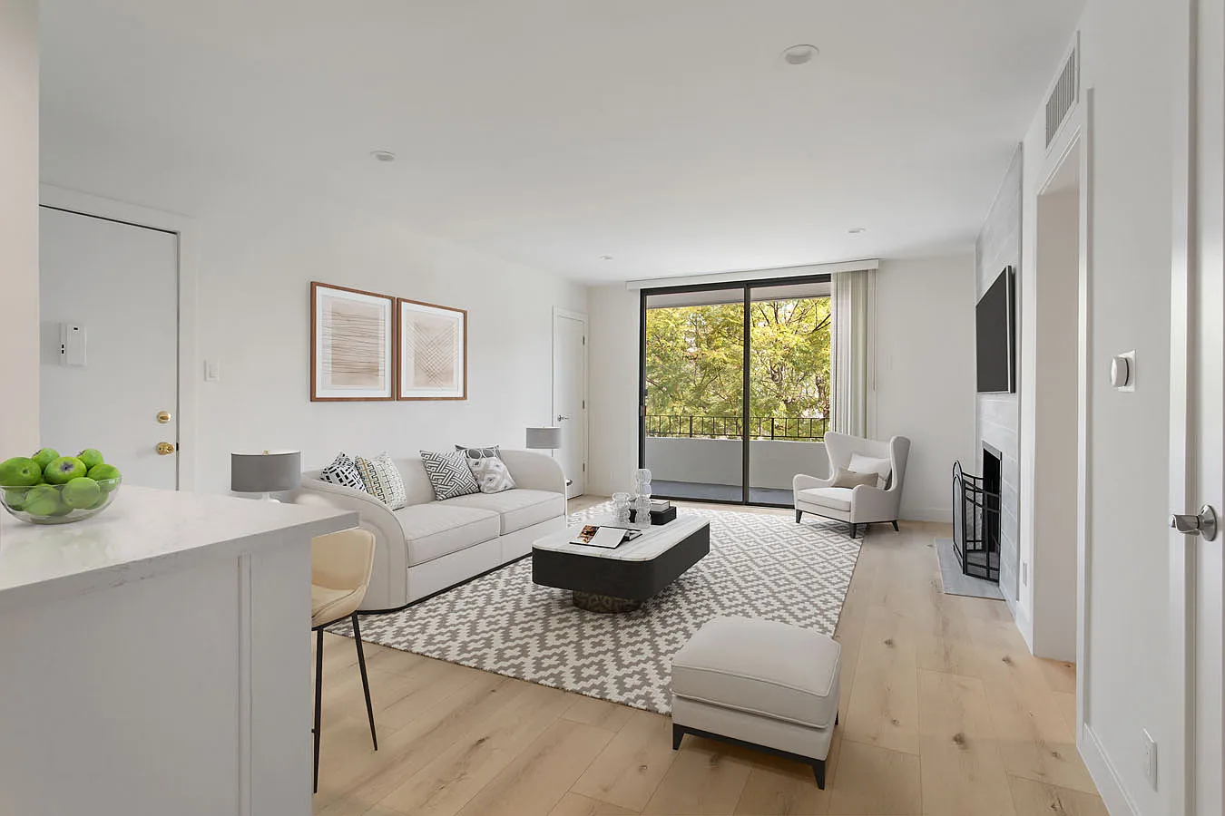 2 bed, 1000 sqft, $3,195 — Photo 2