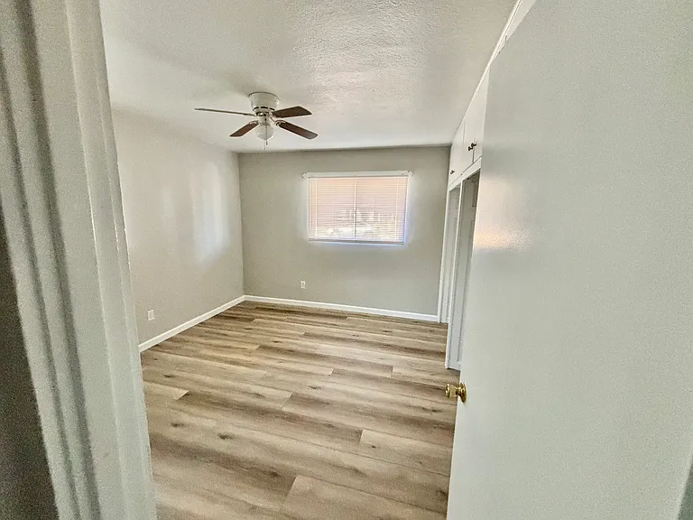614 J St — Photo 2