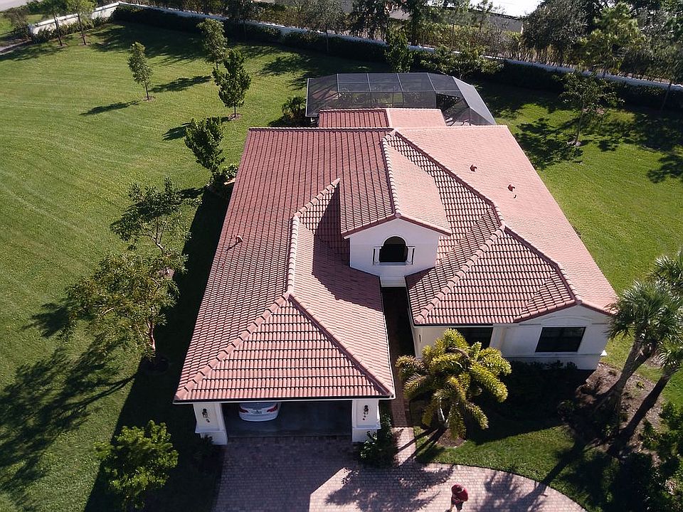 2nd image of 9422 Isles Cay Dr