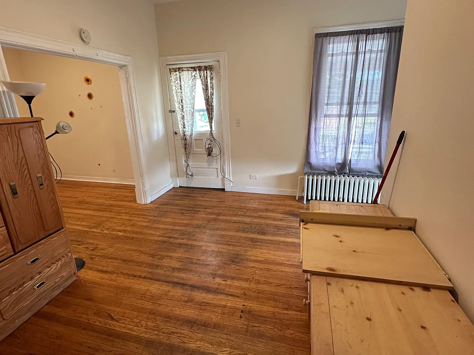 Studio, 1000 sqft, $1,250 — Photo 2