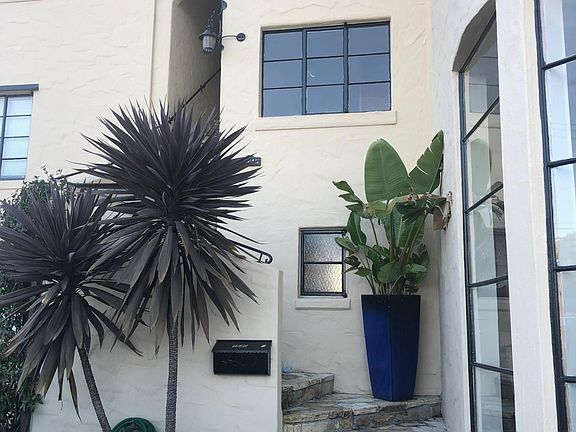4th image of 1640 Gum St APT 2