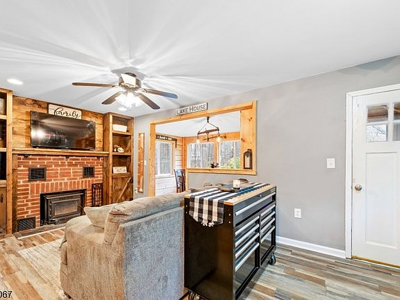 3rd image of 111 N Shore Rd