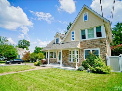 16 Edgewood Ave, Colonia, NJ, 07067