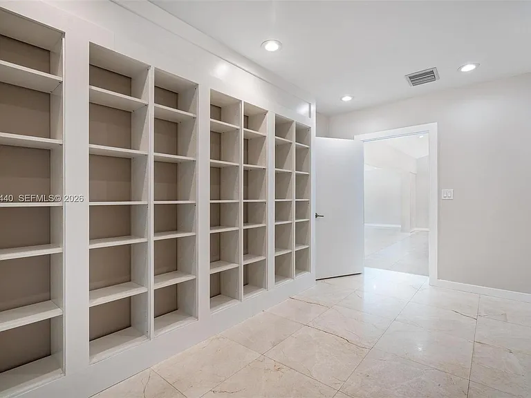 739 Blue Rd — Photo 16