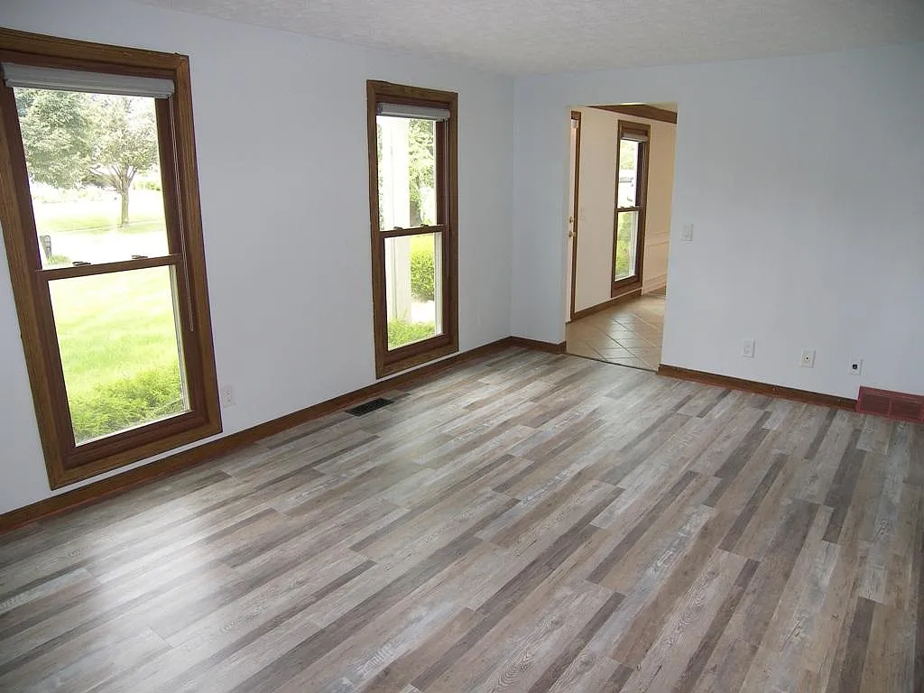 4 bed, 3.5 bath, 3392 sqft, $3,250 — Photo 2