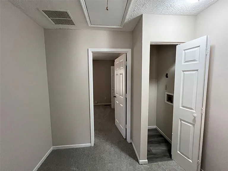 685 Redland Dr — Photo 8