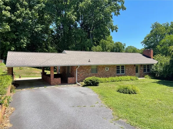 4009 Alonzo Dr, Winston Salem, NC 27104
