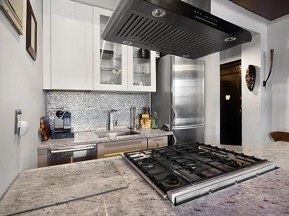 3rd image of 2913 Foster Ave #4F