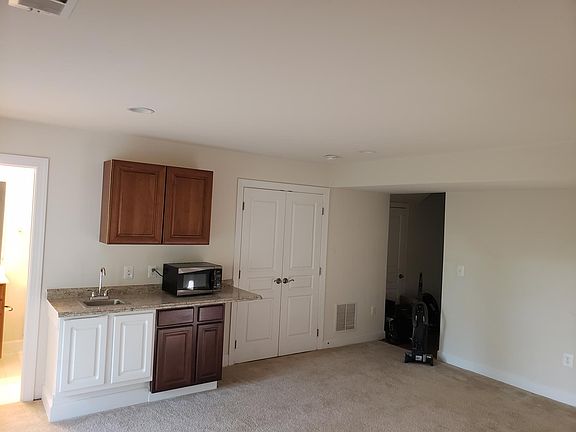 3rd image of 8886 Englewood Farms Dr