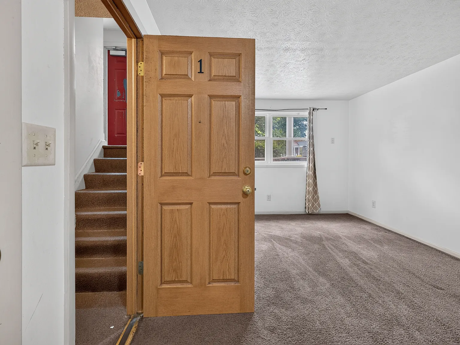 2 bed, 600 sqft, $995 — Photo 2