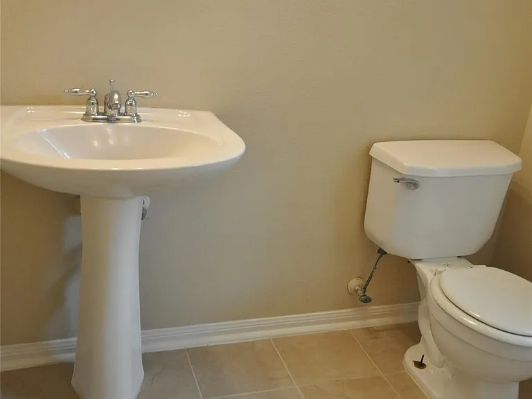 5823 Ridgebluff Ln — Photo 9