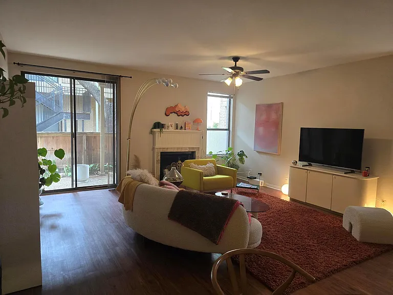 611 E 45th St #4 — Photo 3