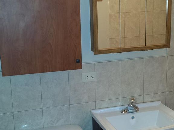 5th image of 1035 Warner Ave APT 9