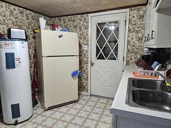 5th image of 311 W 10th Ave
