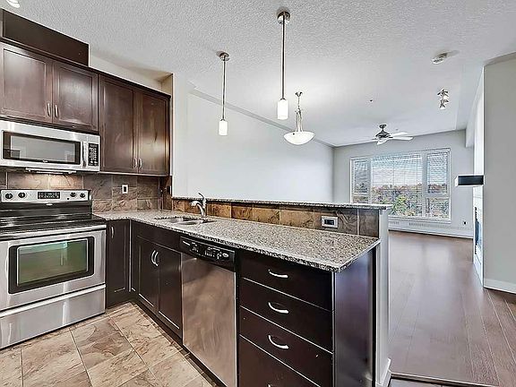 5th image of 521 Inglewood Park SE Unit 521