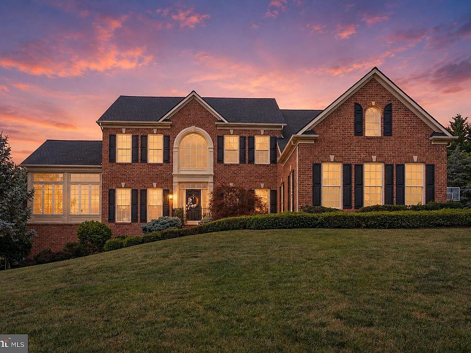1st image of 9808 Pembroke Dr