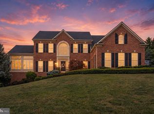 9808 Pembroke Dr, Hagerstown, MD 21740