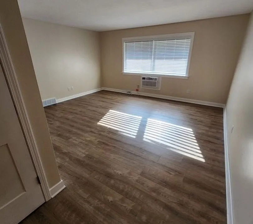 141 Morris St - 8 Unit