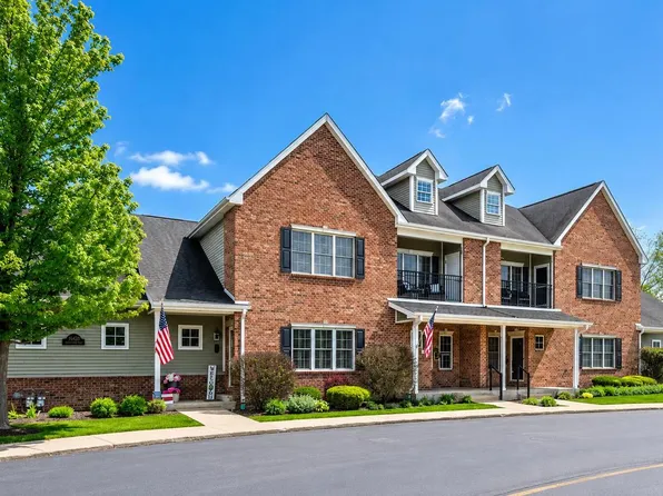 19533 Jamestown PLACE #201, Bristol, WI 53104