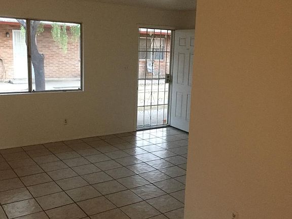 4th image of 201 E Glenn St #10