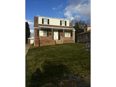 1042 Norwood Ave photo 1