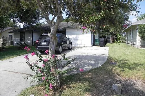 10506 Buffum St Photo 1