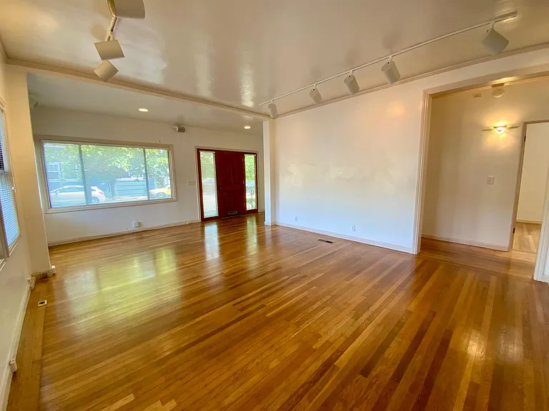 823 D St — Photo 25